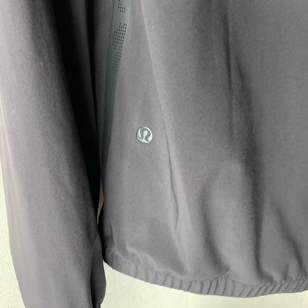 Lululemon Athletica Jackets & Coats Lululemon Men's Black Trainer Jacket L-XL - Picture 5 of 7